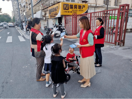 播放农村电视剧题材,播放农村电视剧题材与进阶版管家婆，乡村生活的多维视角与文化解读,时代说明解析_Console94.55.94