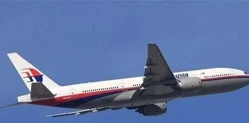 马来西亚方面确实同意重启对马航MH370客机的搜寻行动。此次搜寻行动得到了中国和马来西亚两国政府的高度重视和关注。虽然此前已经进行了多次大规模的搜寻行动，但仍未能找到失联客机的具体位置。此次重启搜寻行动，将会再次投入大量的人力物力资源，以期能够找到失联客机的下落，为遇难者家属和全球航空安全带来积极的影响。不过请注意，任何新的搜寻行动都需要经过详细的规划和准备，具体的实施时间和方案还需进一步确定和公布。建议关注官方渠道以获取最新进展信息。